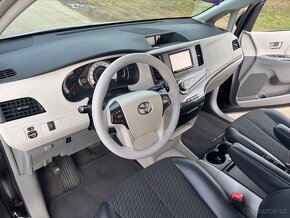Toyota Sienna SE motor 3.5 V6, 8 místná s odpisem DPH - 8
