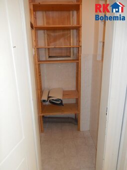 Nabízíme k pronájmu byt 2+1 o ploše 45m2+sklep v 4NP s výtah - 8