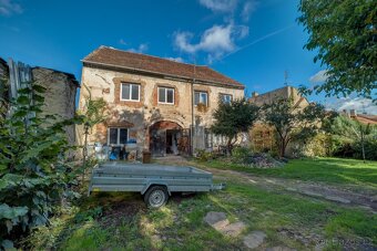 Dům se 3 byty, velký pozemek, Žebrák - 8