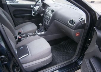 Ford Focus 1.6i 74kw,klima,serviska benzín manuál 74 kw - 8