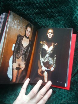KATE MOSS BIO - 8