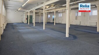 Pronájem obchodních prostor o výměře 610 m2 na frekventované - 8