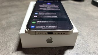 iPhone 15 PRO 256GB ,přírodní titan - 8