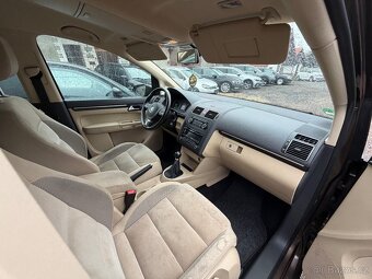 VW Touran 1.4TSi Highline (tažné-2011-rozvody) - 8
