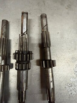 Jawa/Čz - díly převodovek 16x - 8