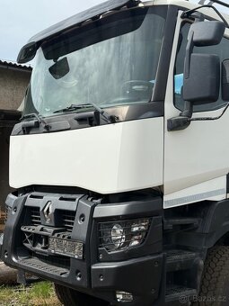Hákový nosič kontejneru Renault 6 × 6 - 8