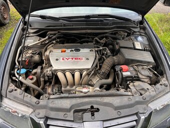 HONDA ACCORD 2.4i 140KW,EXECUTIVE,PLNÁ VÝBAVA,KRÁSNÝ STAV - 8
