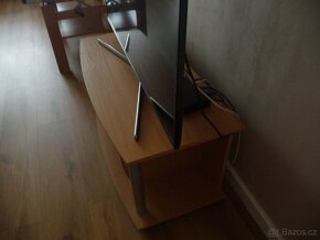 Konferenční stolek, TV stolek, sedačka, police Ikea, DVD/CD - 8