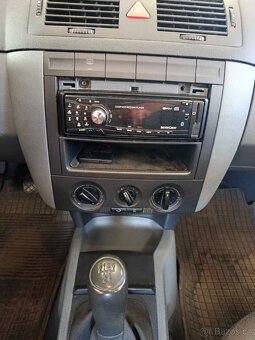 Škoda fabia 1.4i MPi - 8