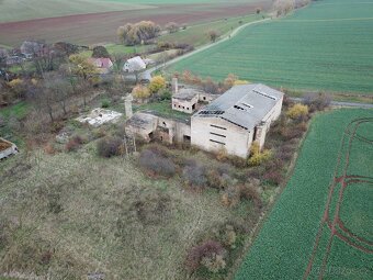 Sušárna chmelu + přilehlé pozemky - 8