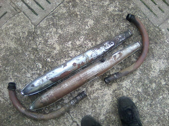 Jawa 250/350 Panelka - kryty řetězu,motoru,výfuky s koleny.. - 8