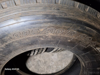Prodám pneu 295/80 R22,5 - 8