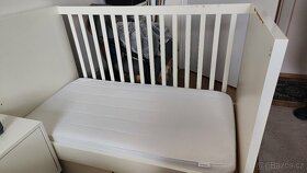 Dětská postýlka Ikea Stuva s matrací a ložní výbavou - 8