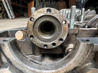 BMW E36 M3 3,0 S50B30 hlava motoru - 8