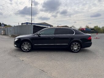 ŠKODA SUPERB 3.6 FSI V6 4X4 NAVI-ALCANTARA-PARK - 8