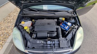 Ford Fiesta 1.3i - 8