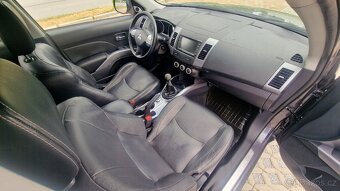 Mitsubishi Outlander 4x4 pěkný stav - 8