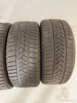 Pneu Pirelli 235/45 R18 - 8