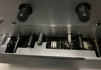 Kazetový magnetofon Studer A710 (profesionální verze kazetov - 8