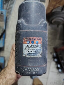 Pneumatický rázový utahovák - 8