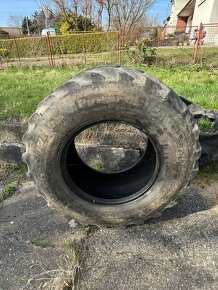 Prodám pneu Michelin Power CL, Traktorbagr CAT - 8