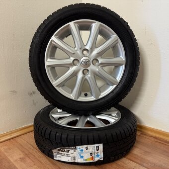 NOVÁ TOYOTA AYGO 4x100 R15 ET35+ZIMNÍ 165/60R15 8,5mm SILVER - 8