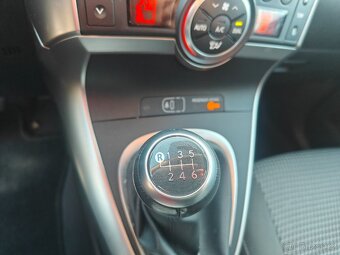 Toyota Verso 1.8 VVTi - 8
