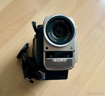 Videokamera SONY DCR-TRV10E Video8/Hi8/Digital8 - 8