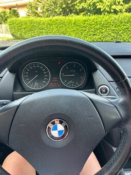 BMW X1 2,0D 130KW N47 Marrakesh brown, červená kůže - 8