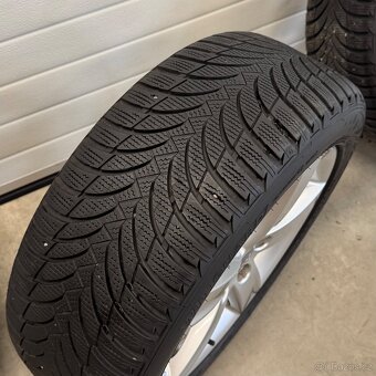 Alu kola Audi, 225/50 R17, zánovní pneu Nexen 8mm - 8