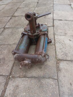 Ruční pumpa Lila 75 - 8