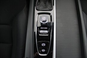Volvo V60 2.0 D4 140/kW AT8 Momentum - 8