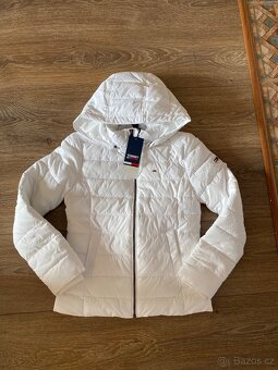 Tommy Hilfiger - 8