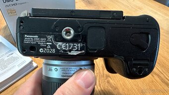 Panasonic Lumix GH3 - objektiv - baterie - 8