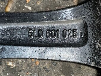 Original ALU kola Škoda ANNAPURNA 17" 7J ET45 + 225/60/R17 - 8