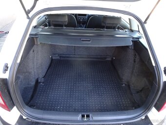 Škoda Octavia 1.6i Combi, DPH - 8