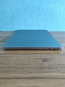 Apple MacBook Pro 13 (2017) | Core i5 • 8 GB RAM • 256 GB SS - 8