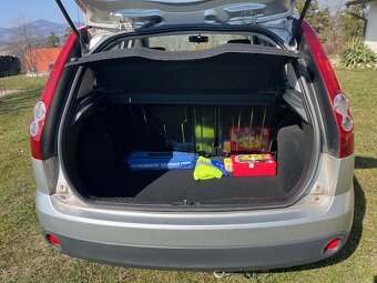 Prodám Ford Fiesta 1,3 (2006, STK 2026, pravidelný servis) - 8