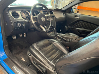 Ford Mustang, 4,0L manuál - garážovaný - 8
