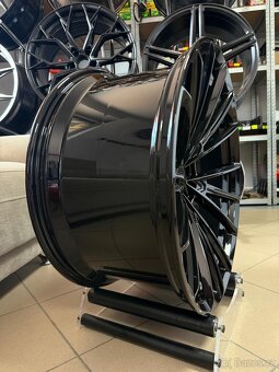 Alu kola Forged 23” vhodné na Lamborghini Urus KONKAVNÍ - 8