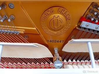 Bílé pianino Young Chang mod.112-Dovoz zdarma 24/7 - 8