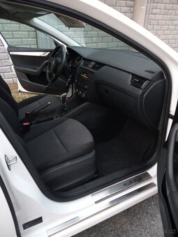 ŠKODA Octavia kombi 1,2 benzín 77kw - 8