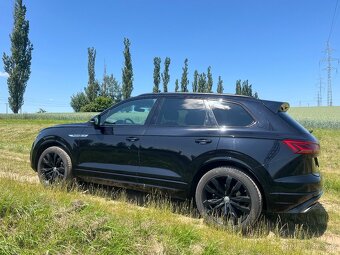 VW TOUAREG 3.0TDI 210kW • RLINE • WEBASTO • MASÁŽE - 8