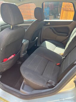Ford focus 1.6 tdci 80 kw, k opravě - 8