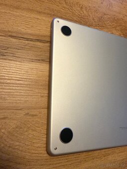MacBook Air 13" M2 CZ 2022 Hvězdně bílý - 8