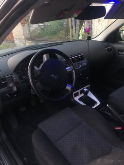 Ford Mondeo 1.8 - 8