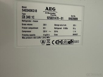 Lednice s mrazákem Aeg (240) - 8