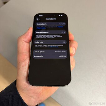 iPhone 16 Pro 256GB natural titan, pěkný stav, rok záruka - 8