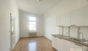 3+kk + balkon , 90m2, po rek.u metra Hradčanská - 8