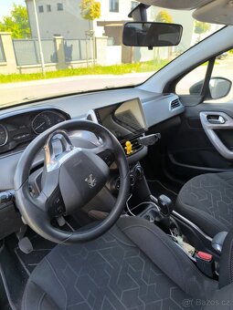 Peugeot 2008 1,2PT - 8
